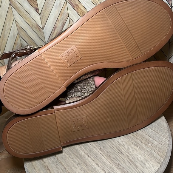 NATURLIZER Leather Fairfax Slingback Sandals Gold & Brown Travel Vacation Comfy - Picture 6 of 9